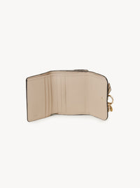Portefeuille compact à trois volets Alphabet en cuir - Floral Grey