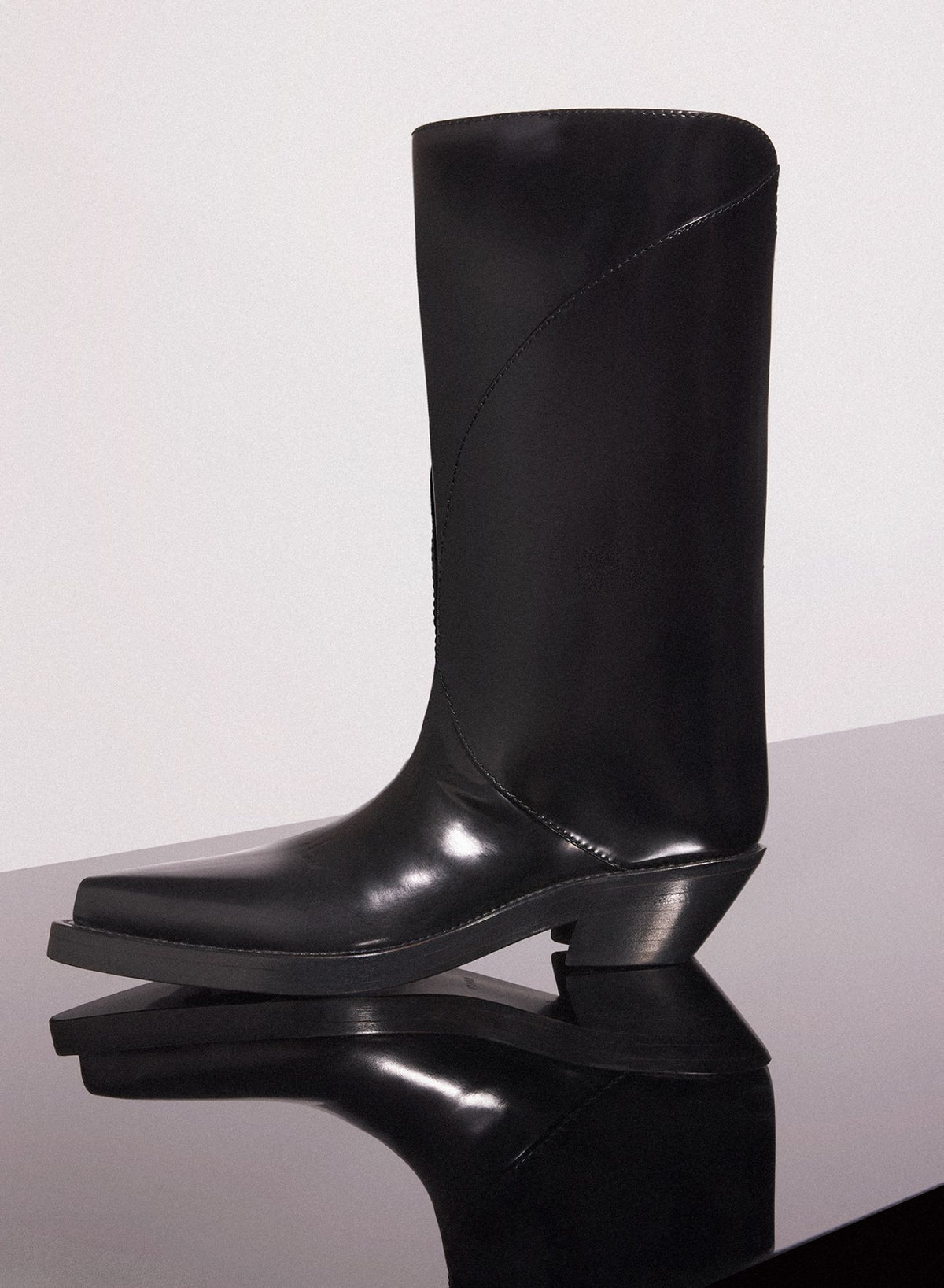 BLACK LEATHER SANTIAG BOOTS