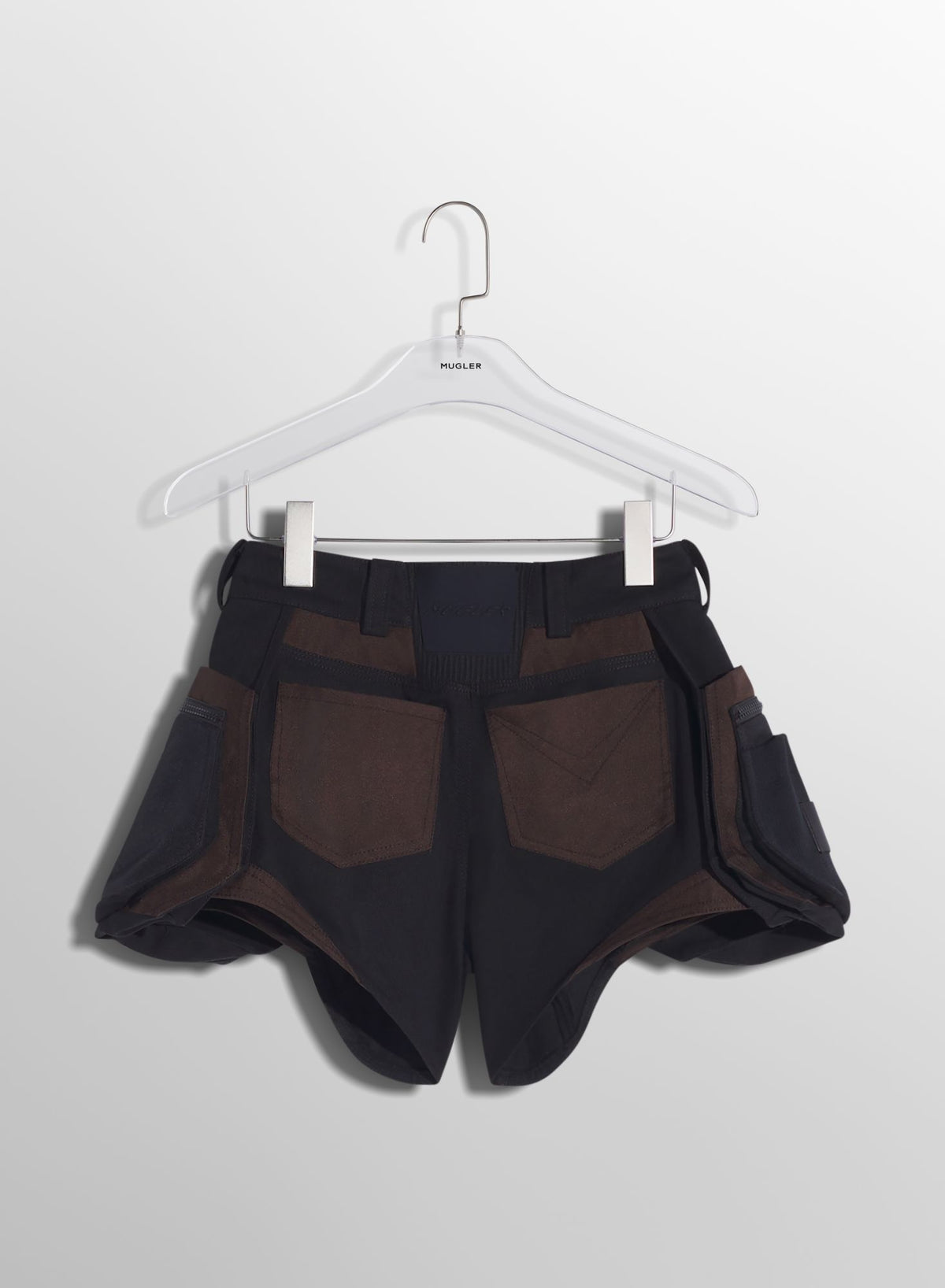 BLACK TECHNICAL FABRIC CARGO SHORTS