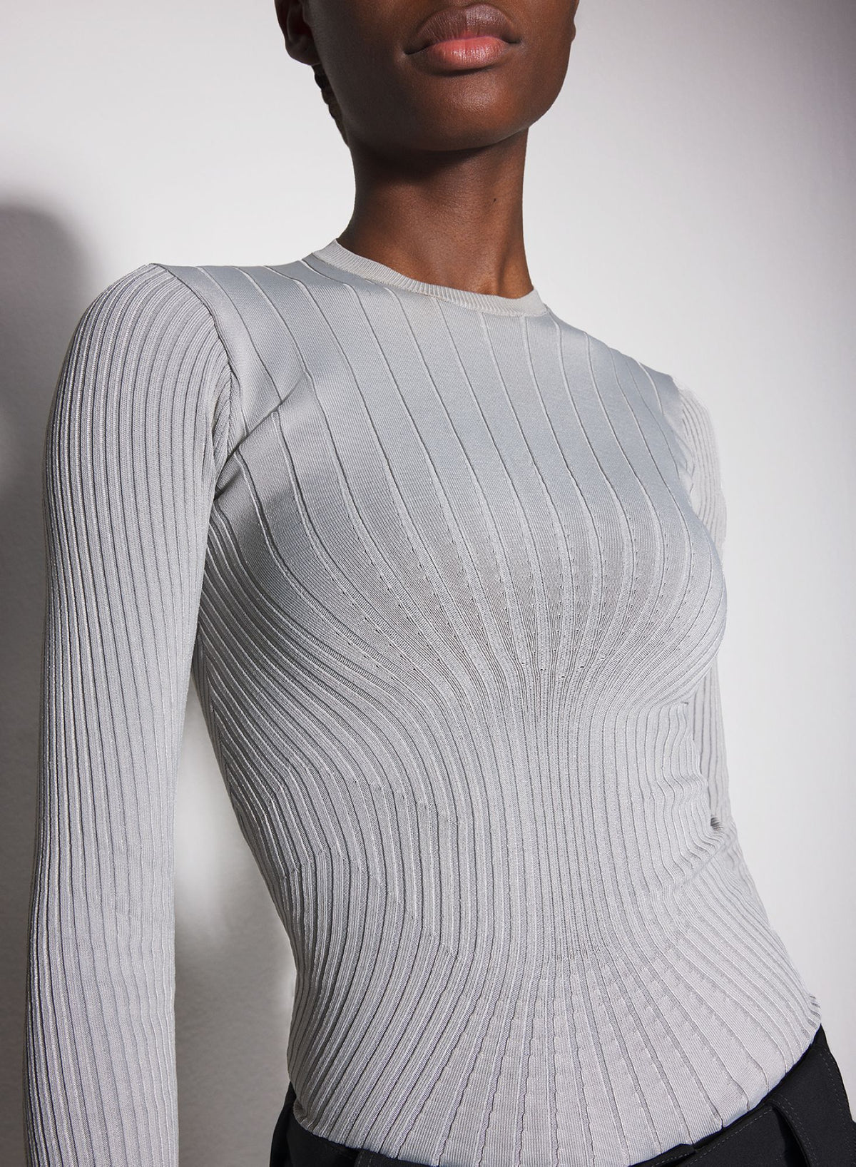 WHITE FITTED KNIT TOP