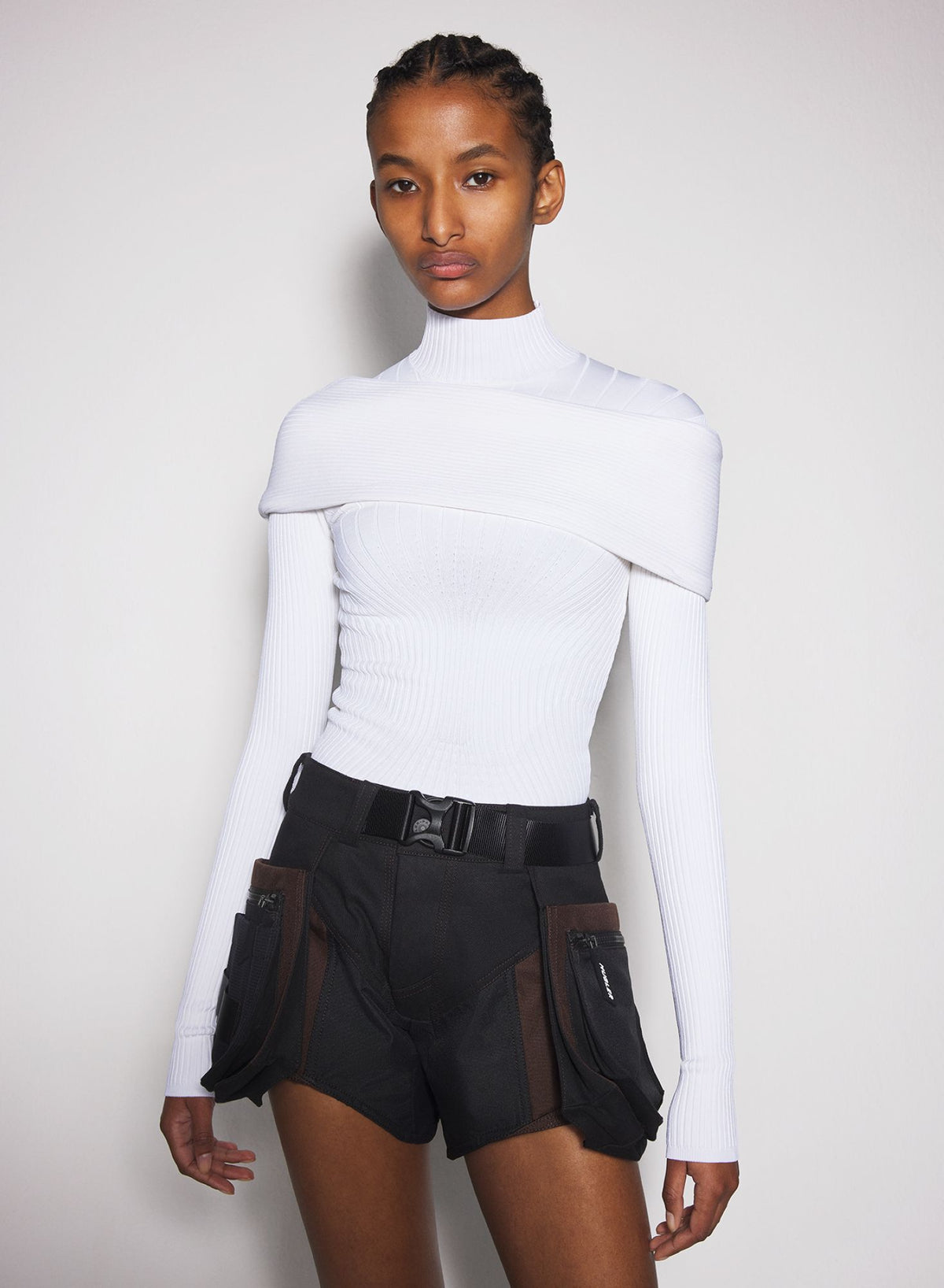 WHITE KNITTED TOP