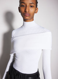 WHITE KNITTED TOP