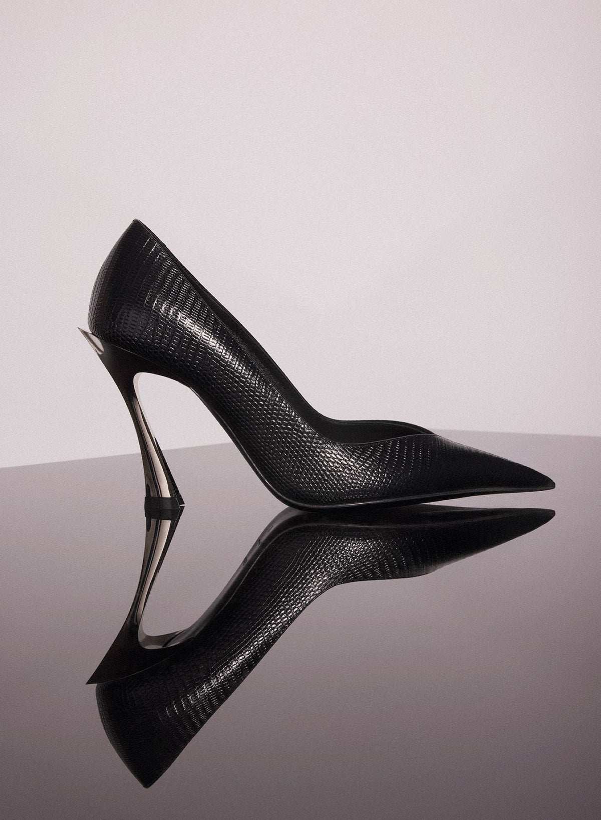 BLACK LEATHER GRAINY FANG 95 PUMP