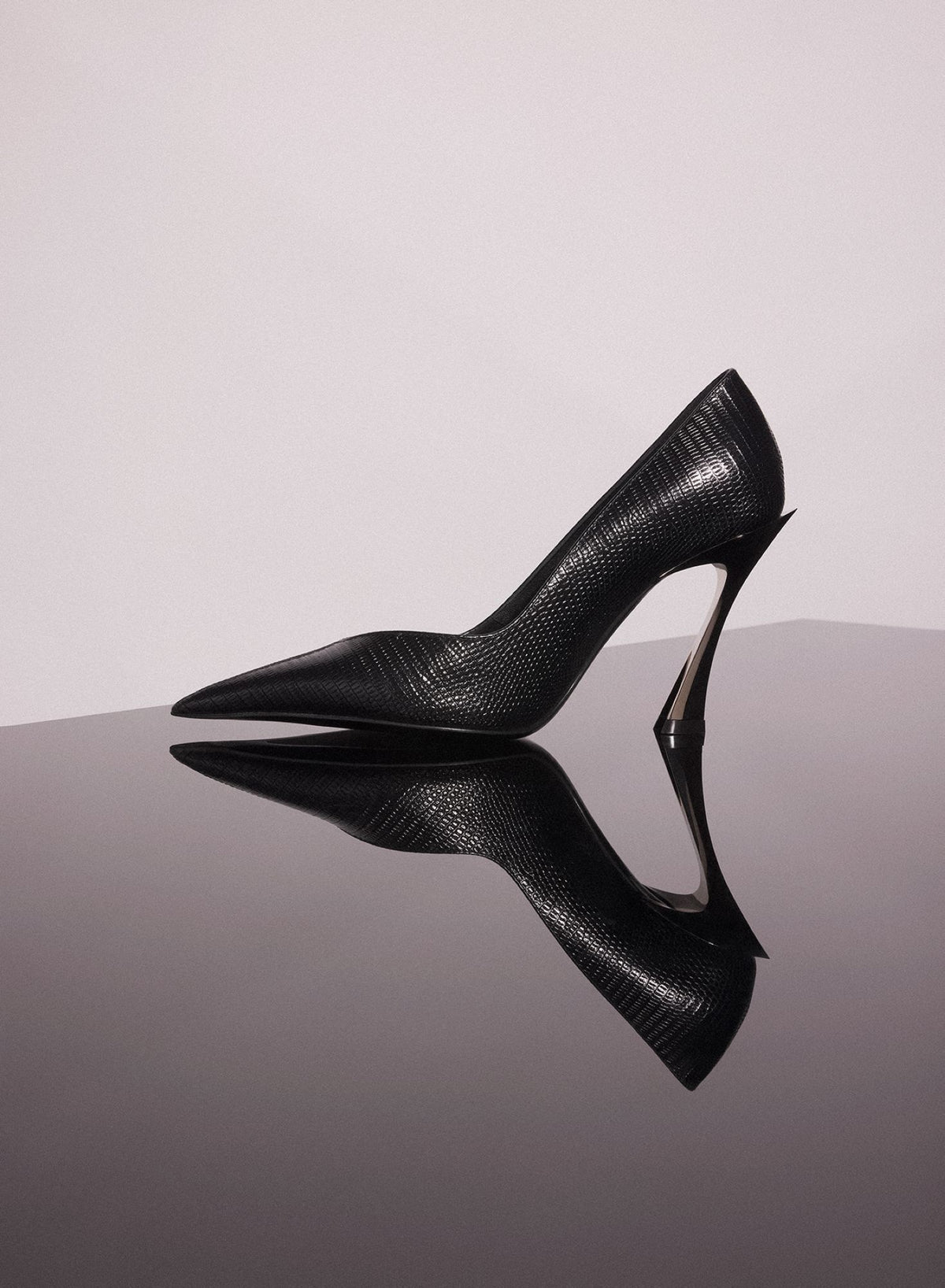 BLACK LEATHER GRAINY FANG 95 PUMP