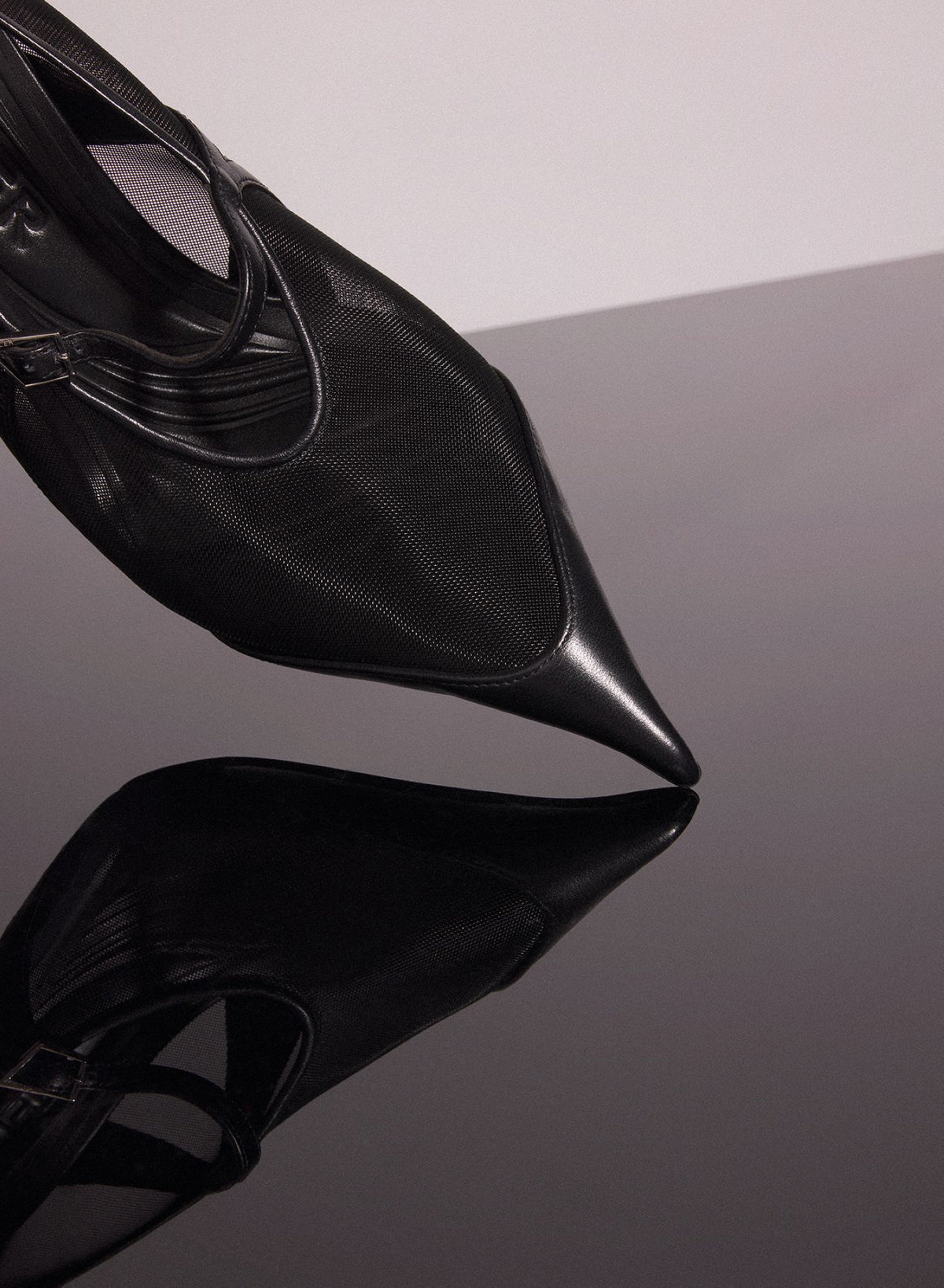 BLACK MESH FANG 95 PUMP WITH STRAP