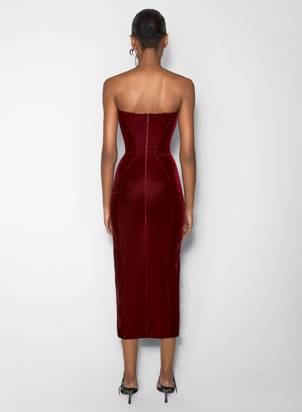 BLACK SIGNATURE STRAPLESS VELVET GOWN