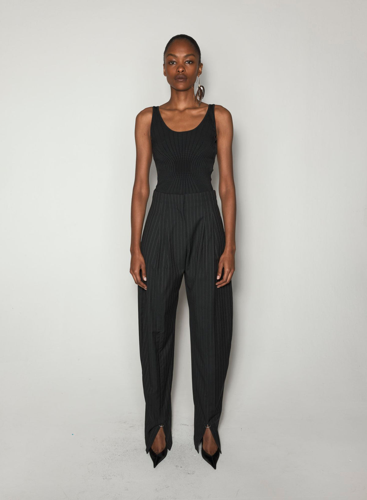 BLACK SCULPTING KNIT TANK TOP