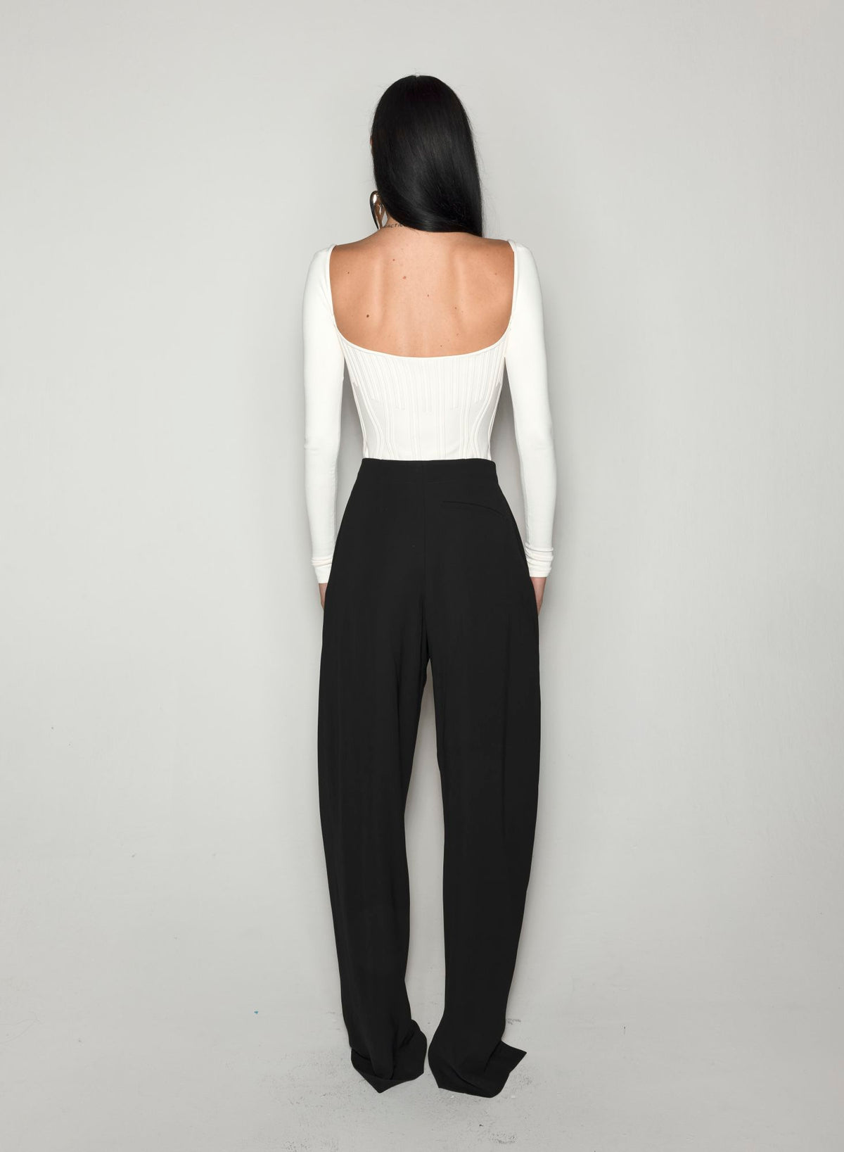 OFF WHITE BONING DETAIL KNIT TOP