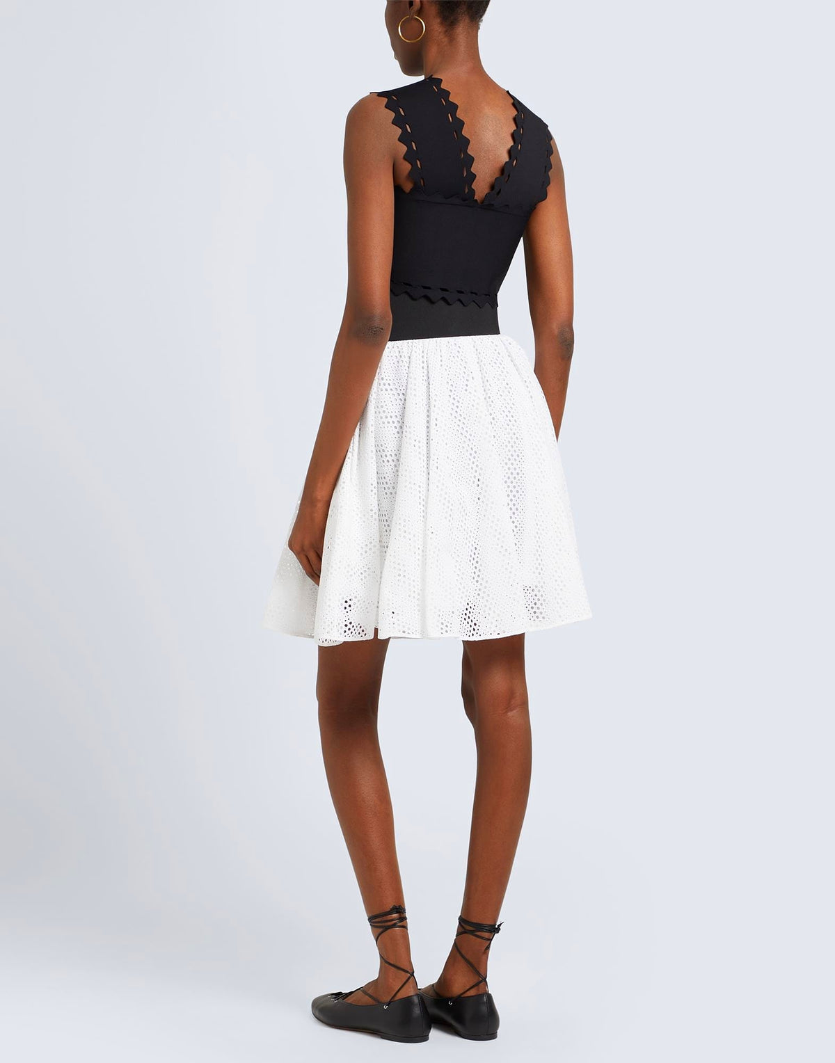 Belted skirt with wave embroidery - White