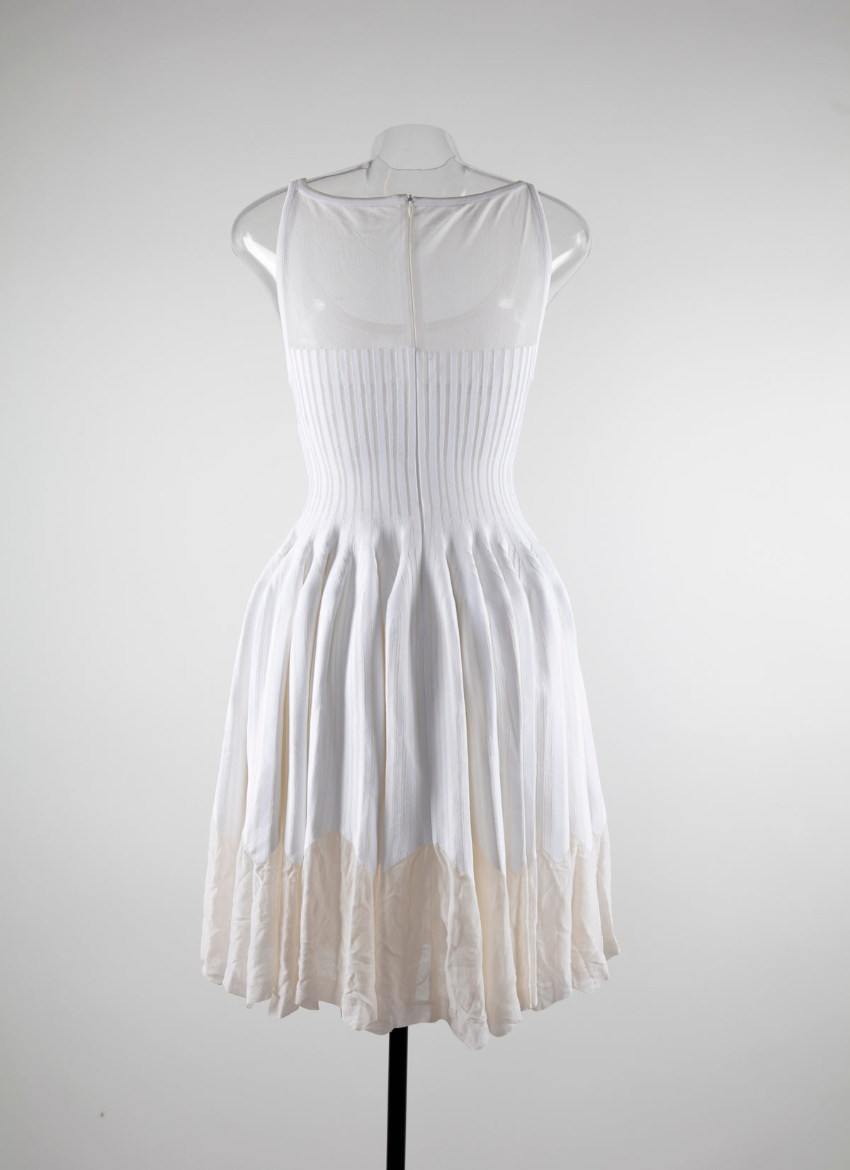 Short flared dress with thin straps - Beige white