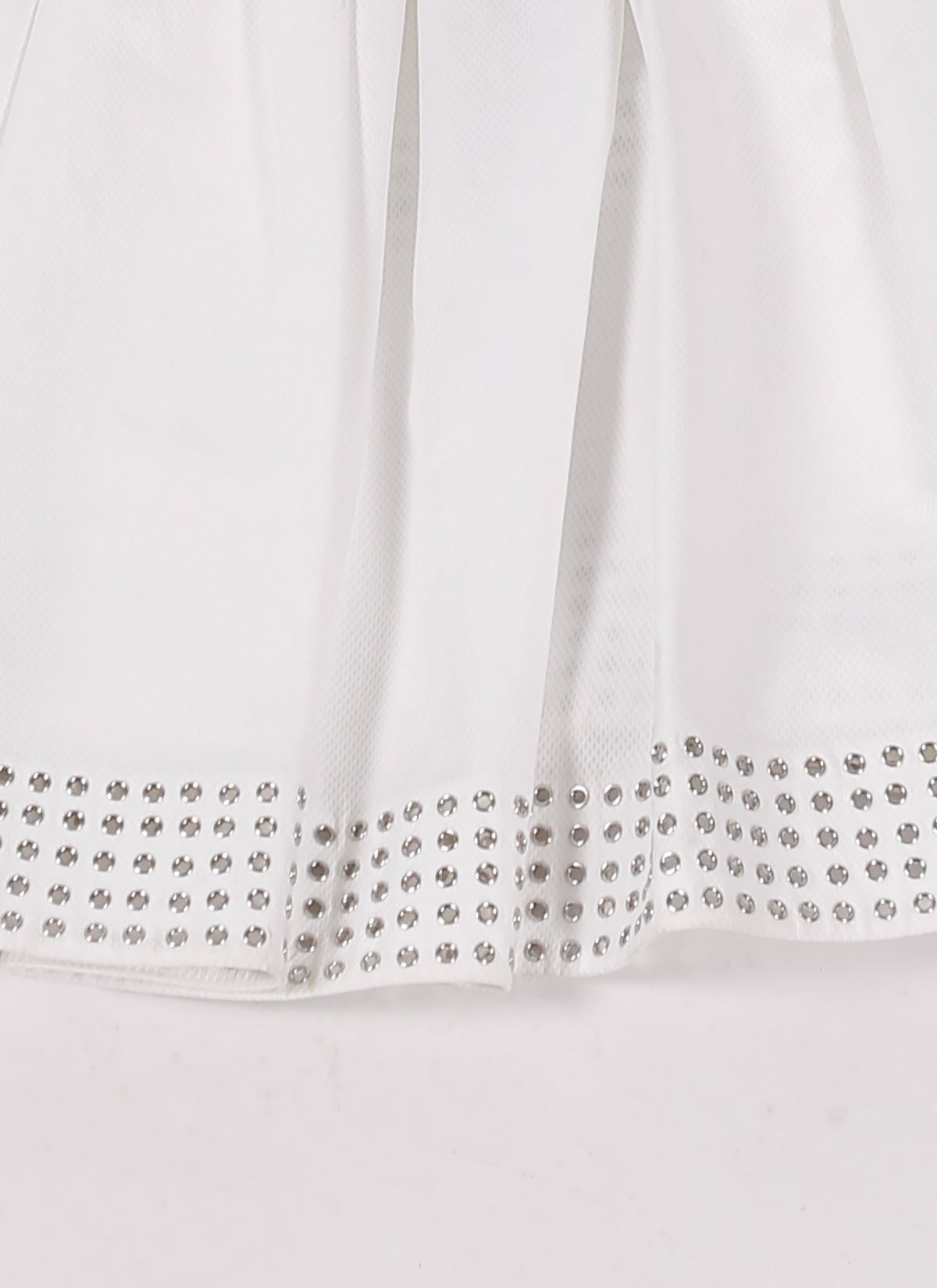 Short skirt with eyelets - White