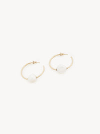 Boucles d’oreilles créoles Darcey en laiton - Pearl