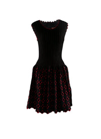 Robe courte plissée à col et manches festonnés - Noir & Rouge