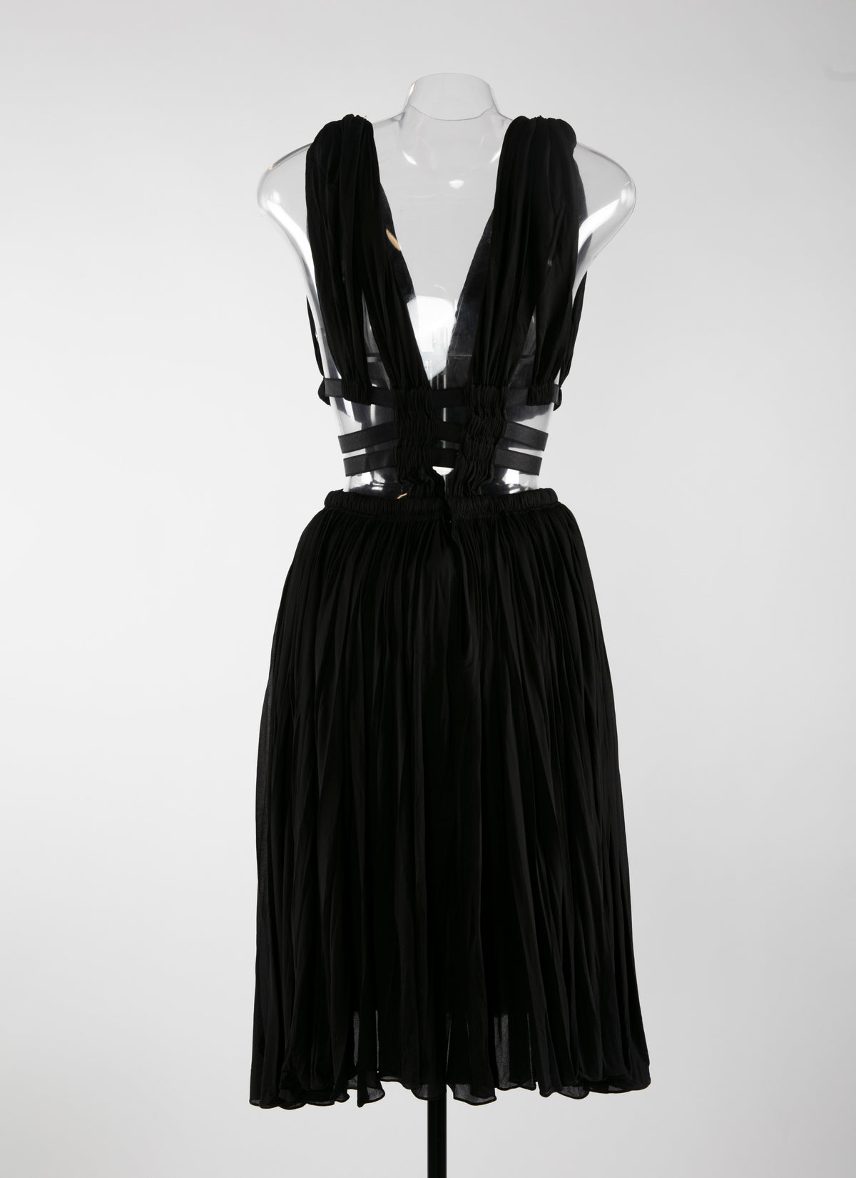Robe courte col v à découpes froncées - Noir