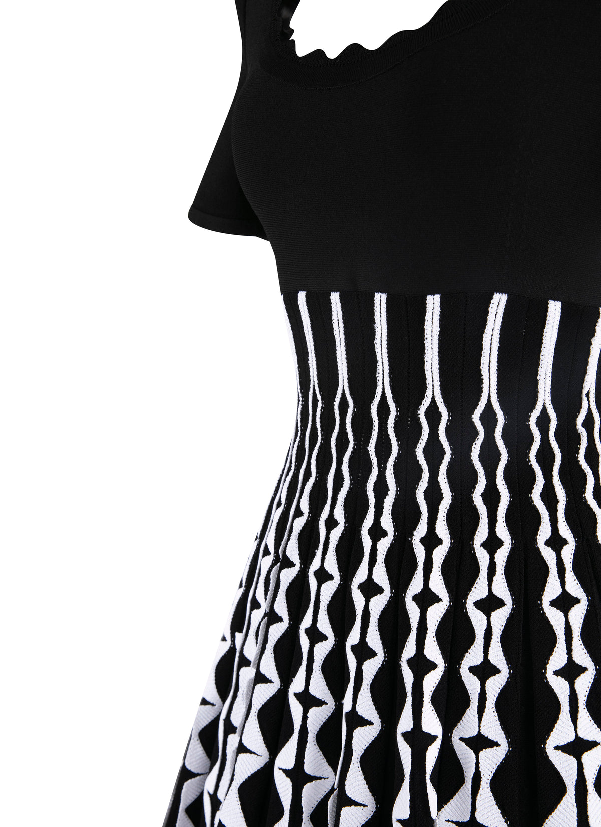 Pleated short dress with scoop neck - Black & White