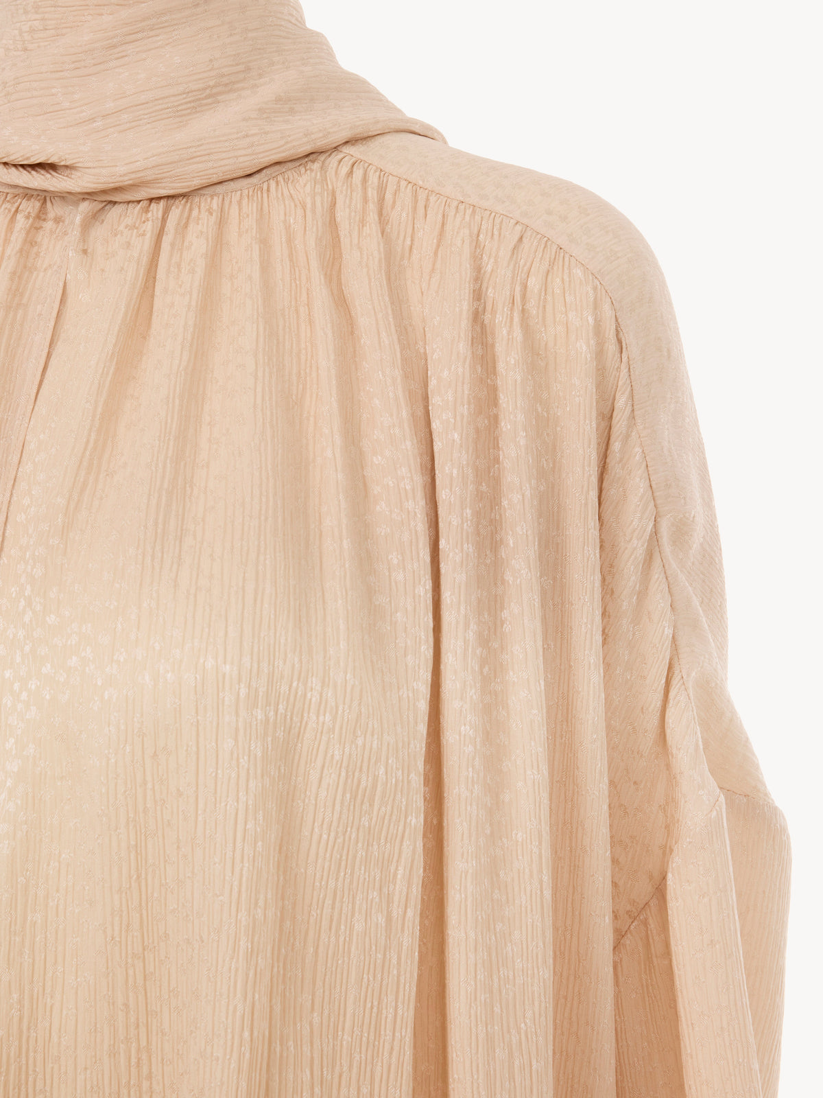 Robe silhouette fluide en soie - Cameo Rose