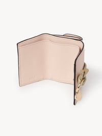 Mini portefeuille à trois volets Alphabet en cuir - Cement Pink