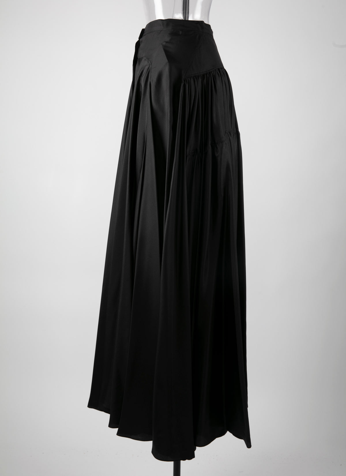 Long skirt in silk - Black