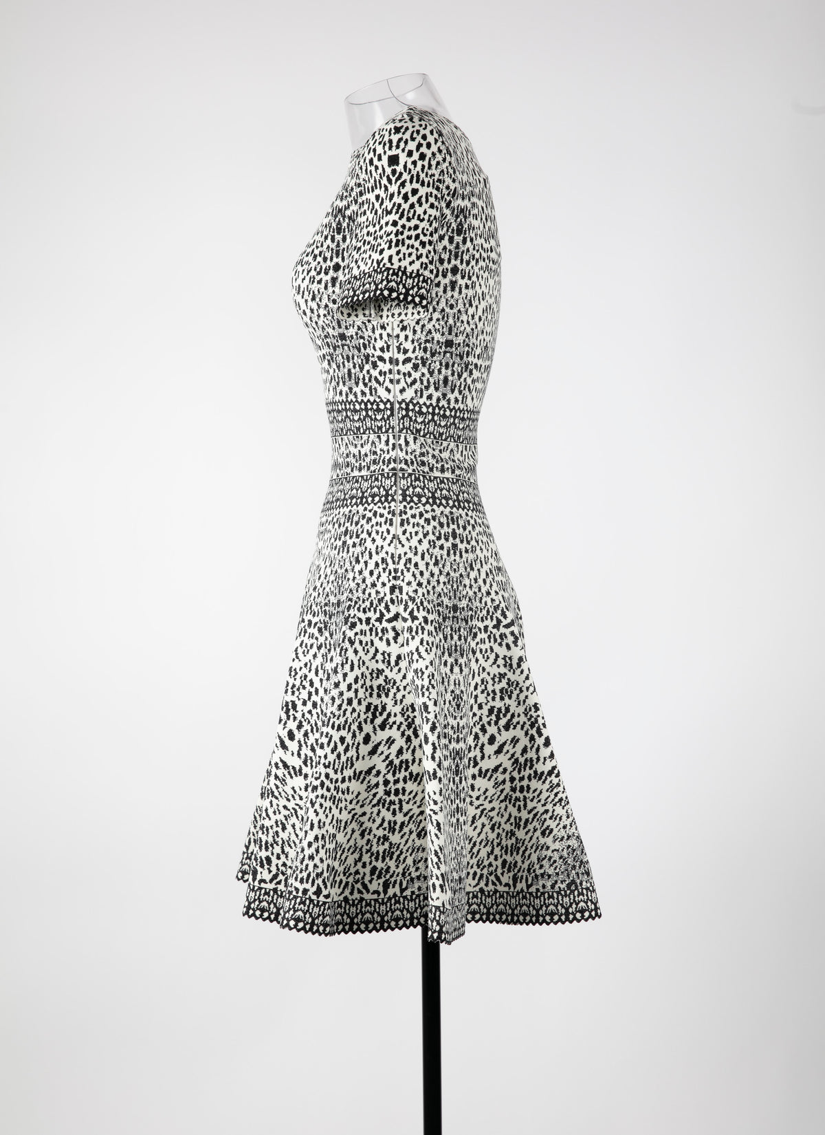 Robe à manches courtes au motif lynx en maille - Blanc & Noir